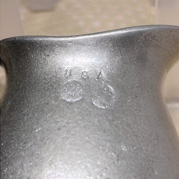 Wilton Armetale RWP Pewter Creamer Pitcher – Colonial Revival Style - Picture 5 of 8